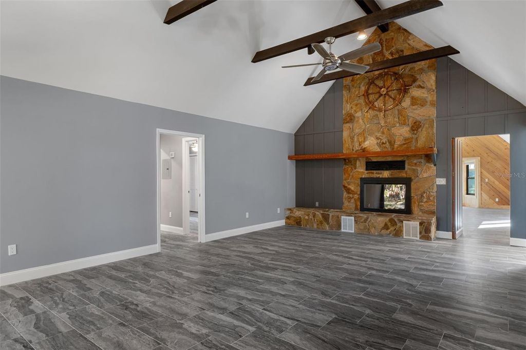 Image 6 of property listing at 11870 W RIVERHAVEN DRIVE, Homosassa, FL 34448