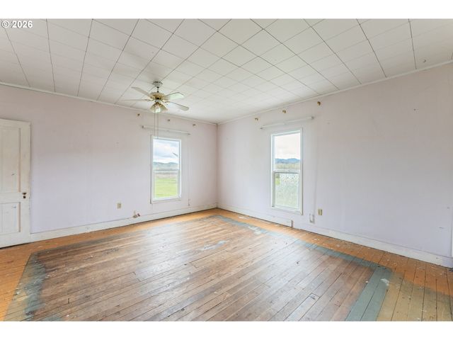 420 Halo Trail Rd, Yoncalla, OR 97499