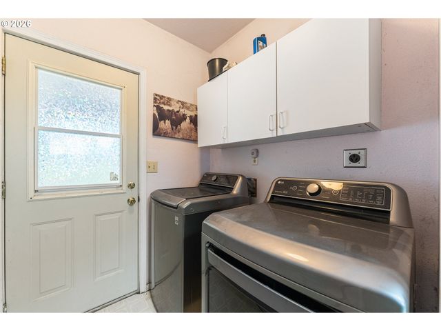 420 Halo Trail Rd, Yoncalla, OR 97499