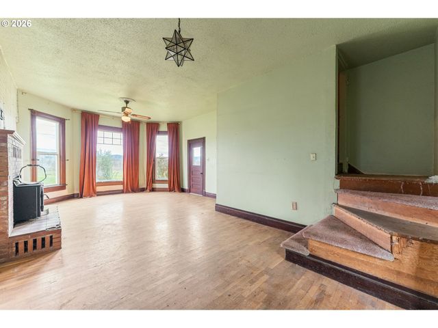 420 Halo Trail Rd, Yoncalla, OR 97499