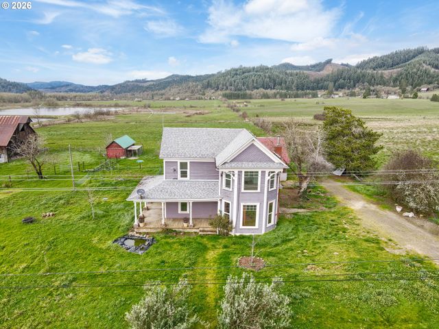 420 Halo Trail Rd, Yoncalla, OR 97499