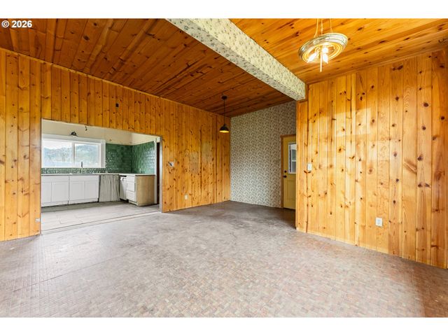 420 Halo Trail Rd, Yoncalla, OR 97499