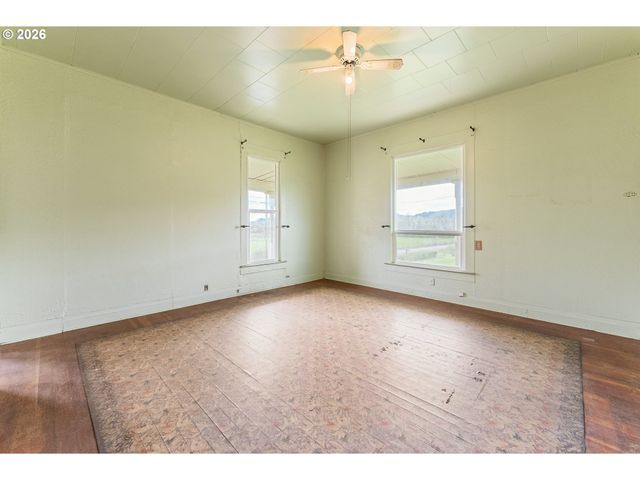 420 Halo Trail Rd, Yoncalla, OR 97499