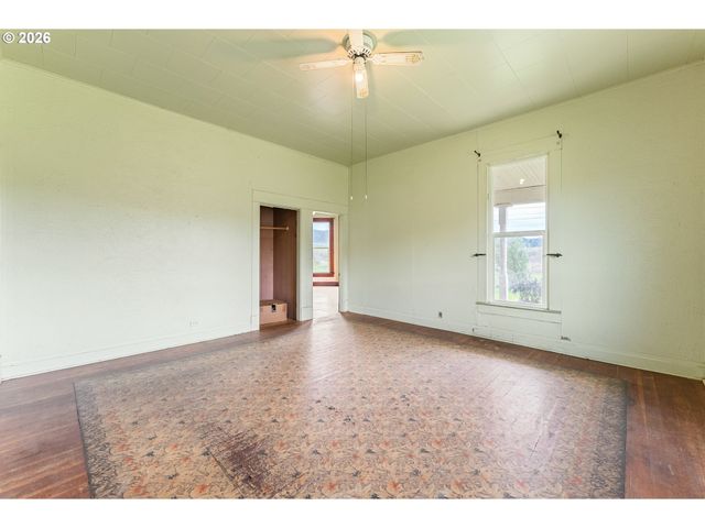 420 Halo Trail Rd, Yoncalla, OR 97499