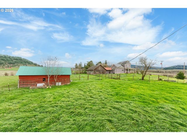 420 Halo Trail Rd, Yoncalla, OR 97499