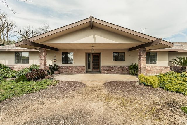 37303 Berkshire Drive, Madera, CA 93636