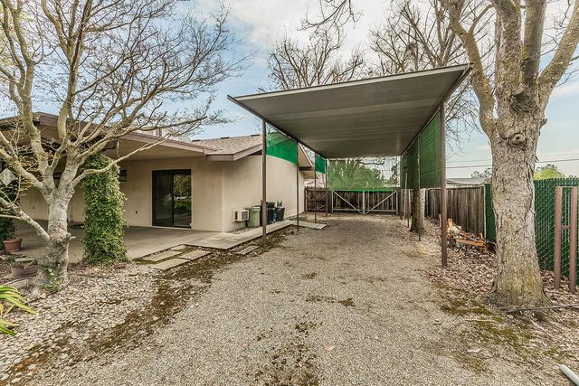 37303 Berkshire Drive, Madera, CA 93636