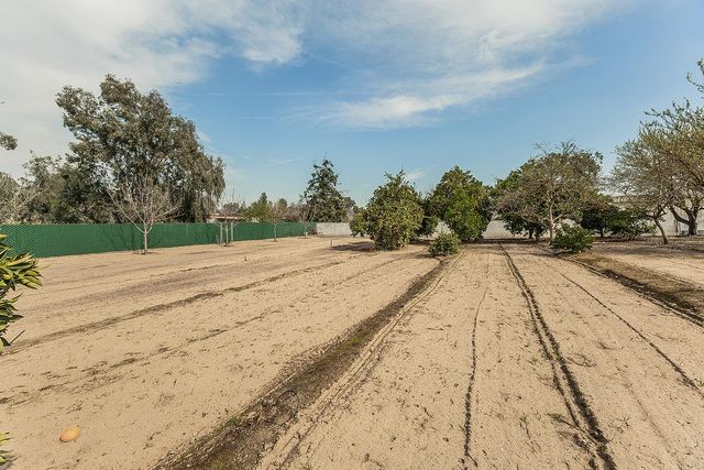 37303 Berkshire Drive, Madera, CA 93636