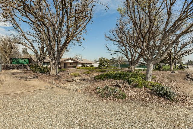 37303 Berkshire Drive, Madera, CA 93636