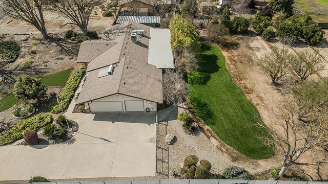 37303 Berkshire Drive, Madera, CA 93636