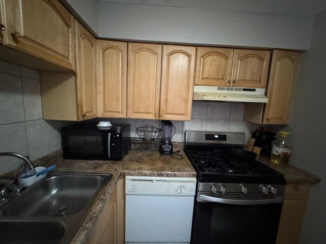 5506 LINCOLN Avenue A-525, Morton Grove, IL 60053