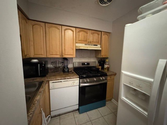 5506 LINCOLN Avenue A-525, Morton Grove, IL 60053