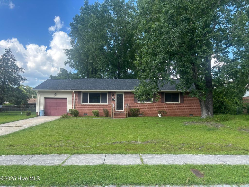 712 Kathryn Avenue, Jacksonville, NC 28540