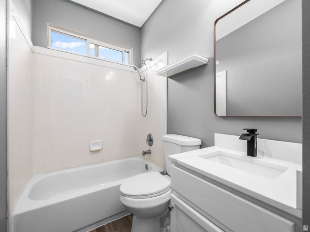 7901 N WEEPING ASH DR, Eagle Mountain, UT 84005