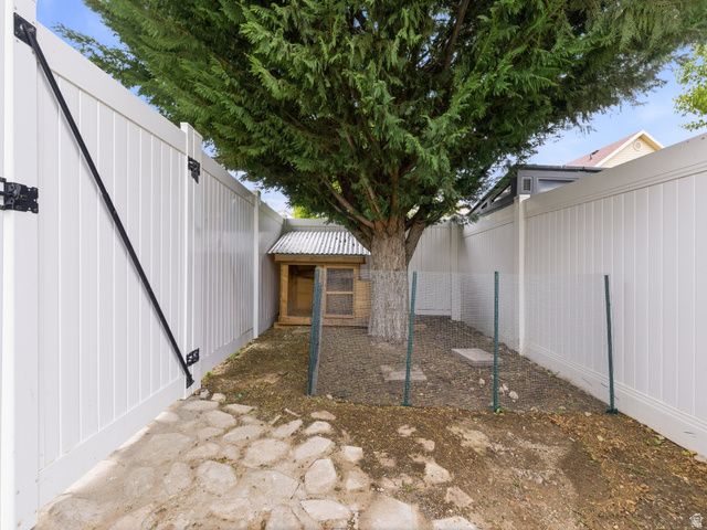 7901 N WEEPING ASH DR, Eagle Mountain, UT 84005