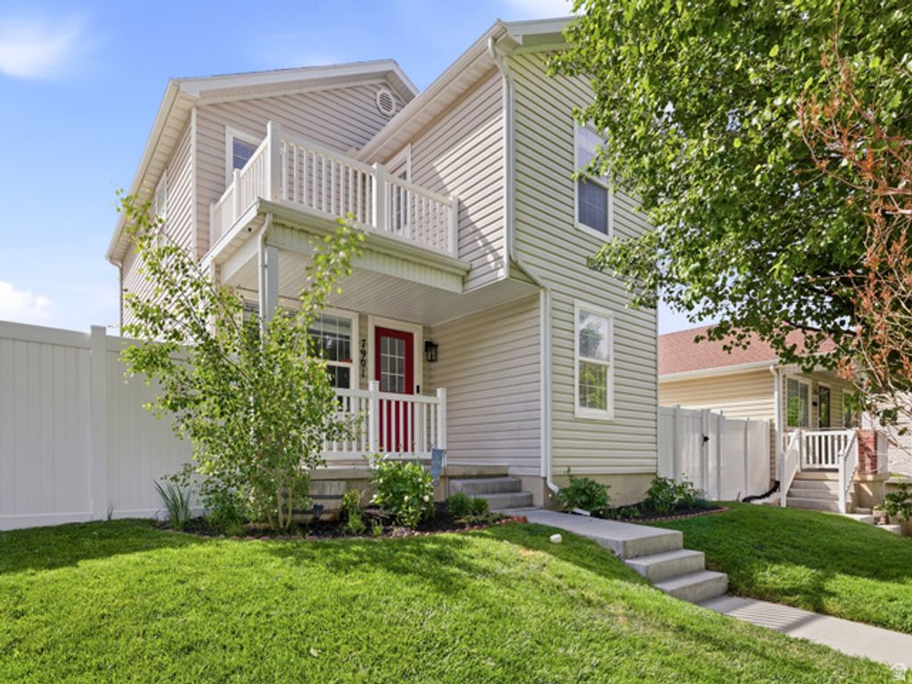 7901 N WEEPING ASH DR, Eagle Mountain, UT 84005
