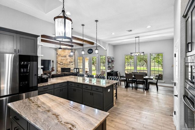 156 Crescent Ridge, Adkins, TX 78101