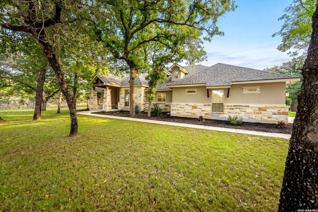 156 Crescent Ridge, Adkins, TX 78101