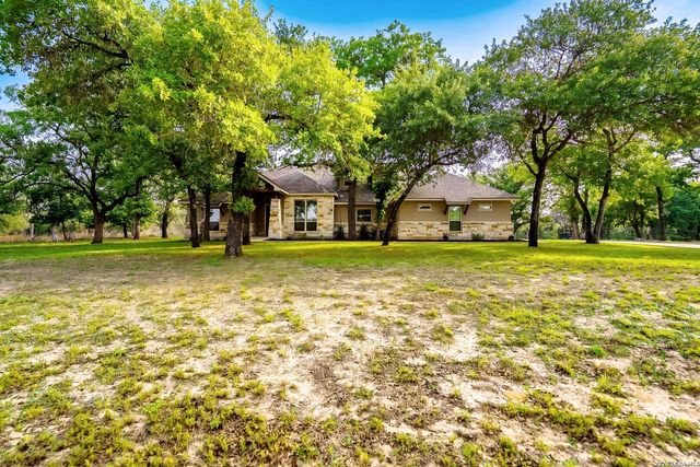 156 Crescent Ridge, Adkins, TX 78101