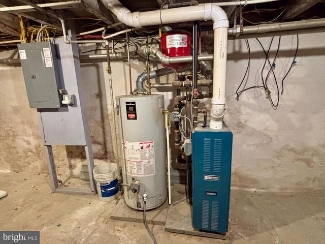 3 GRAPE ST, West Reading, PA 19611