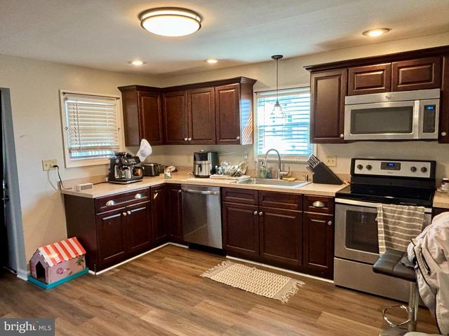 3 GRAPE ST, West Reading, PA 19611