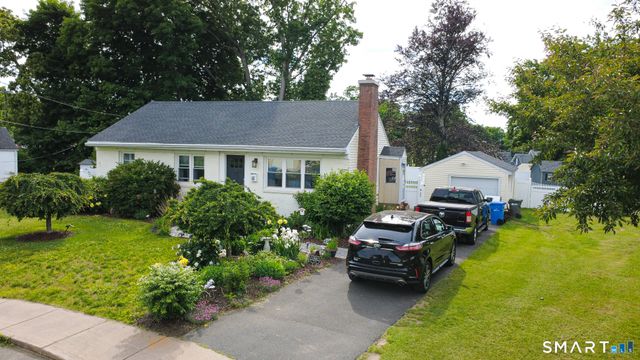 15 Sherwood Circle, Manchester, CT 06042