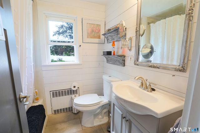 15 Sherwood Circle, Manchester, CT 06042