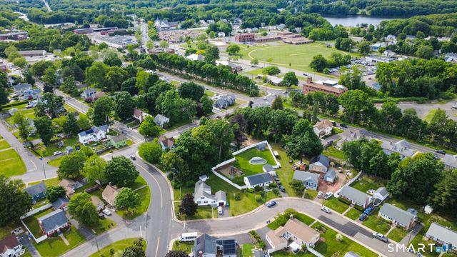 15 Sherwood Circle, Manchester, CT 06042