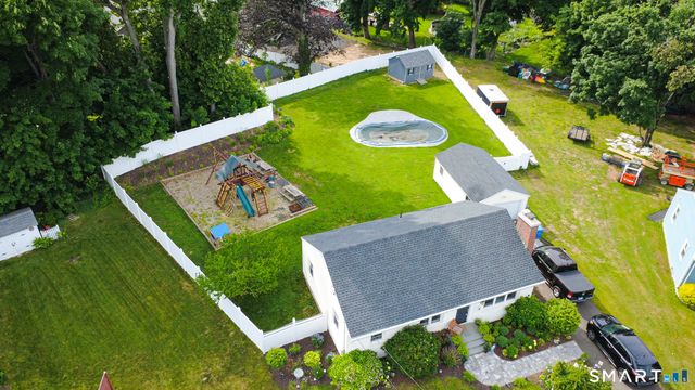 15 Sherwood Circle, Manchester, CT 06042