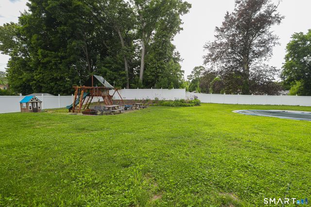 15 Sherwood Circle, Manchester, CT 06042