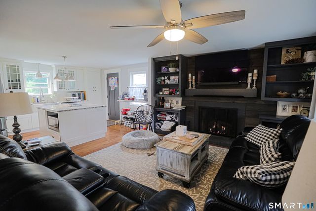 15 Sherwood Circle, Manchester, CT 06042