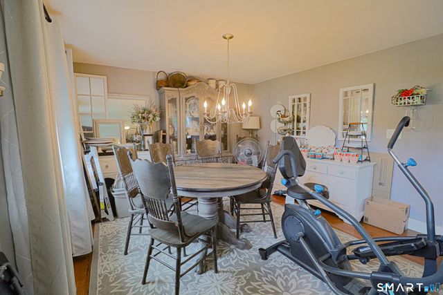 15 Sherwood Circle, Manchester, CT 06042