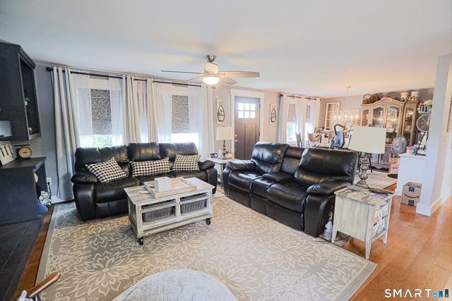 15 Sherwood Circle, Manchester, CT 06042