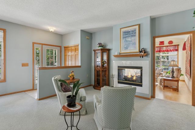 6904 Inverness Trail 22, Inver Grove Heights, MN 55077