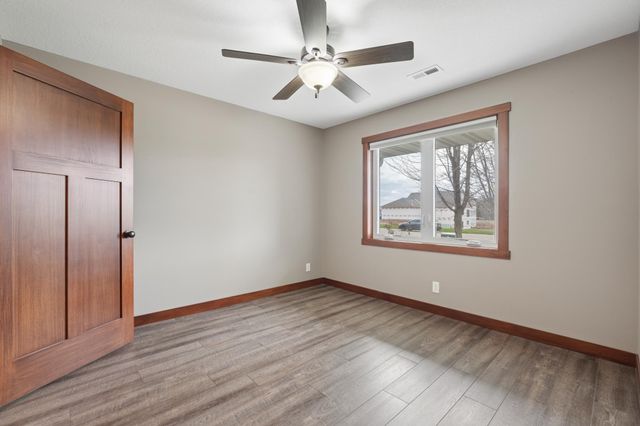 1707 Squirrel Way, New Richmond, WI 54017