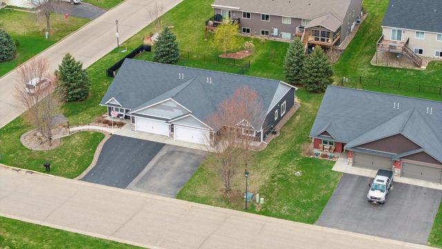 1707 Squirrel Way, New Richmond, WI 54017