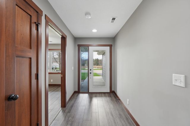 1707 Squirrel Way, New Richmond, WI 54017