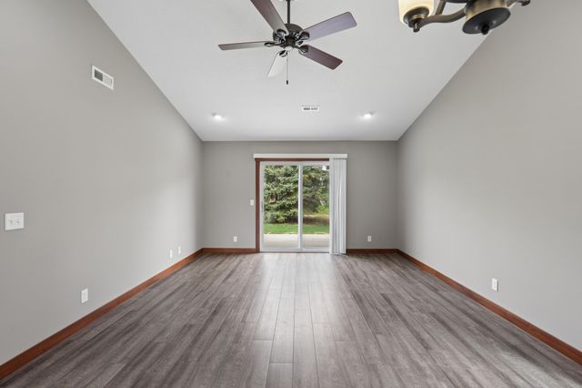 1707 Squirrel Way, New Richmond, WI 54017