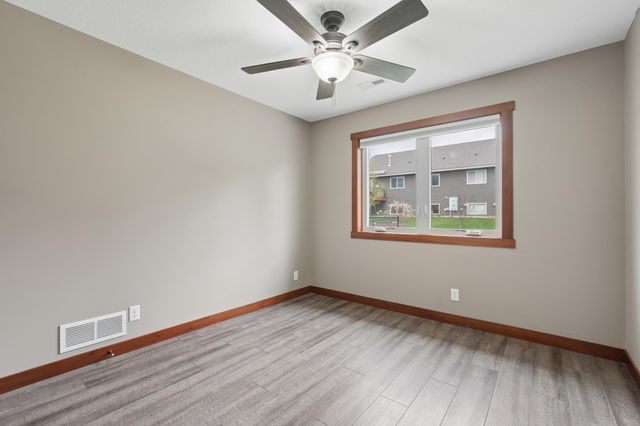 1707 Squirrel Way, New Richmond, WI 54017