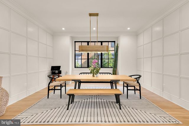 135 N EDGEWOOD ST, Arlington, VA 22201