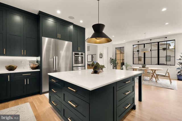 135 N EDGEWOOD ST, Arlington, VA 22201