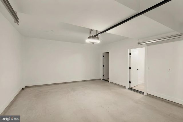 135 N EDGEWOOD ST, Arlington, VA 22201