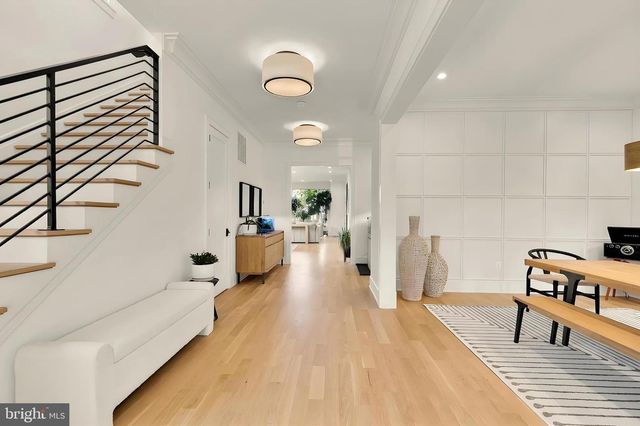 135 N EDGEWOOD ST, Arlington, VA 22201