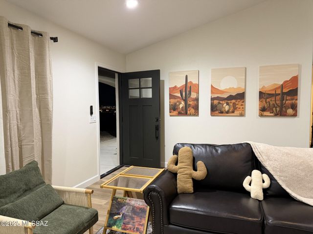 2377 W Old Ajo Way, Tucson, AZ 85746