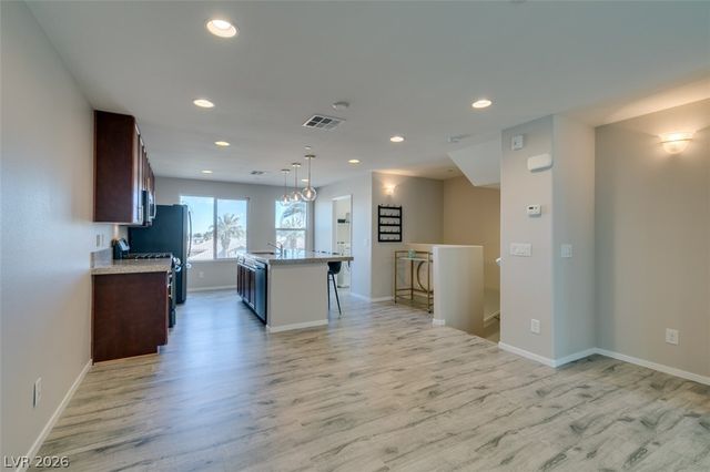 9050 West Tropicana Avenue 1048, Las Vegas, NV 89147