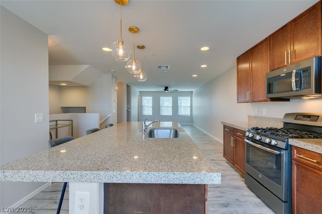 9050 West Tropicana Avenue 1048, Las Vegas, NV 89147