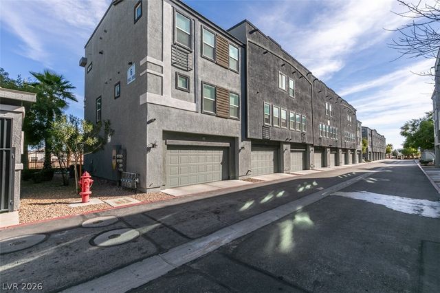 9050 West Tropicana Avenue 1048, Las Vegas, NV 89147