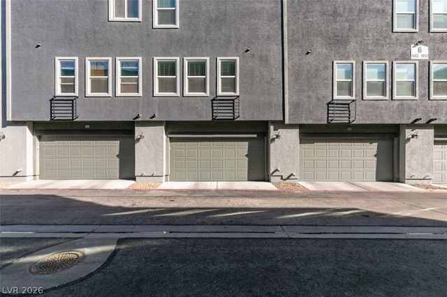 9050 West Tropicana Avenue 1048, Las Vegas, NV 89147