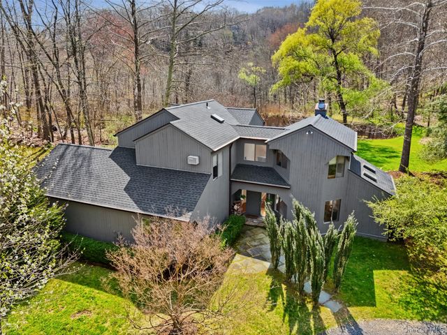 2 Reynolds Lane, Katonah, NY 10536