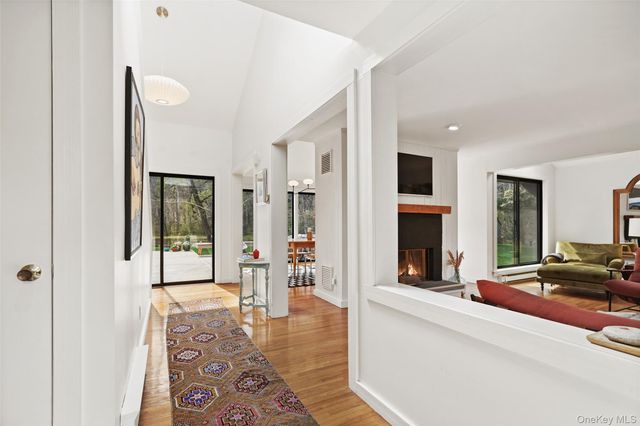 2 Reynolds Lane, Katonah, NY 10536